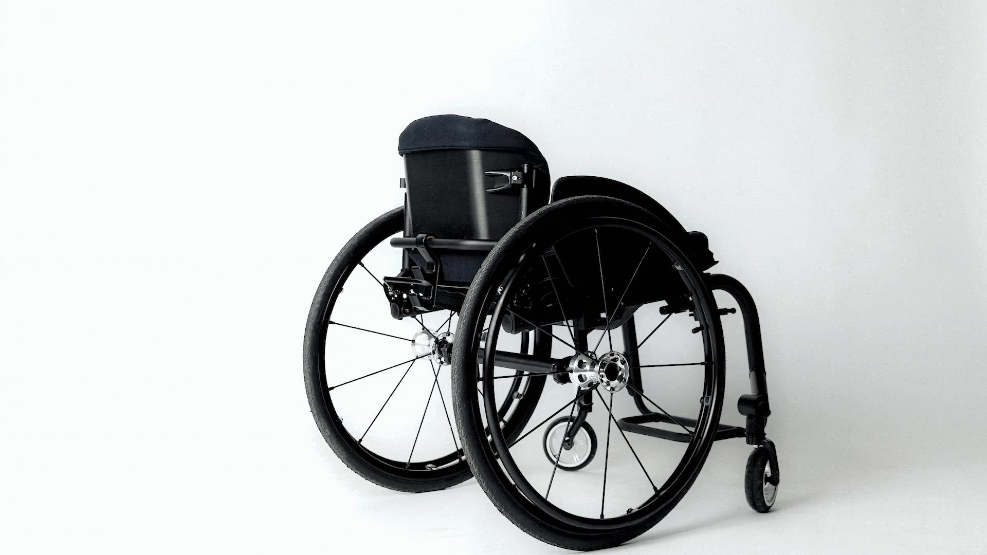 A gif of several uses of the easy hang is shown